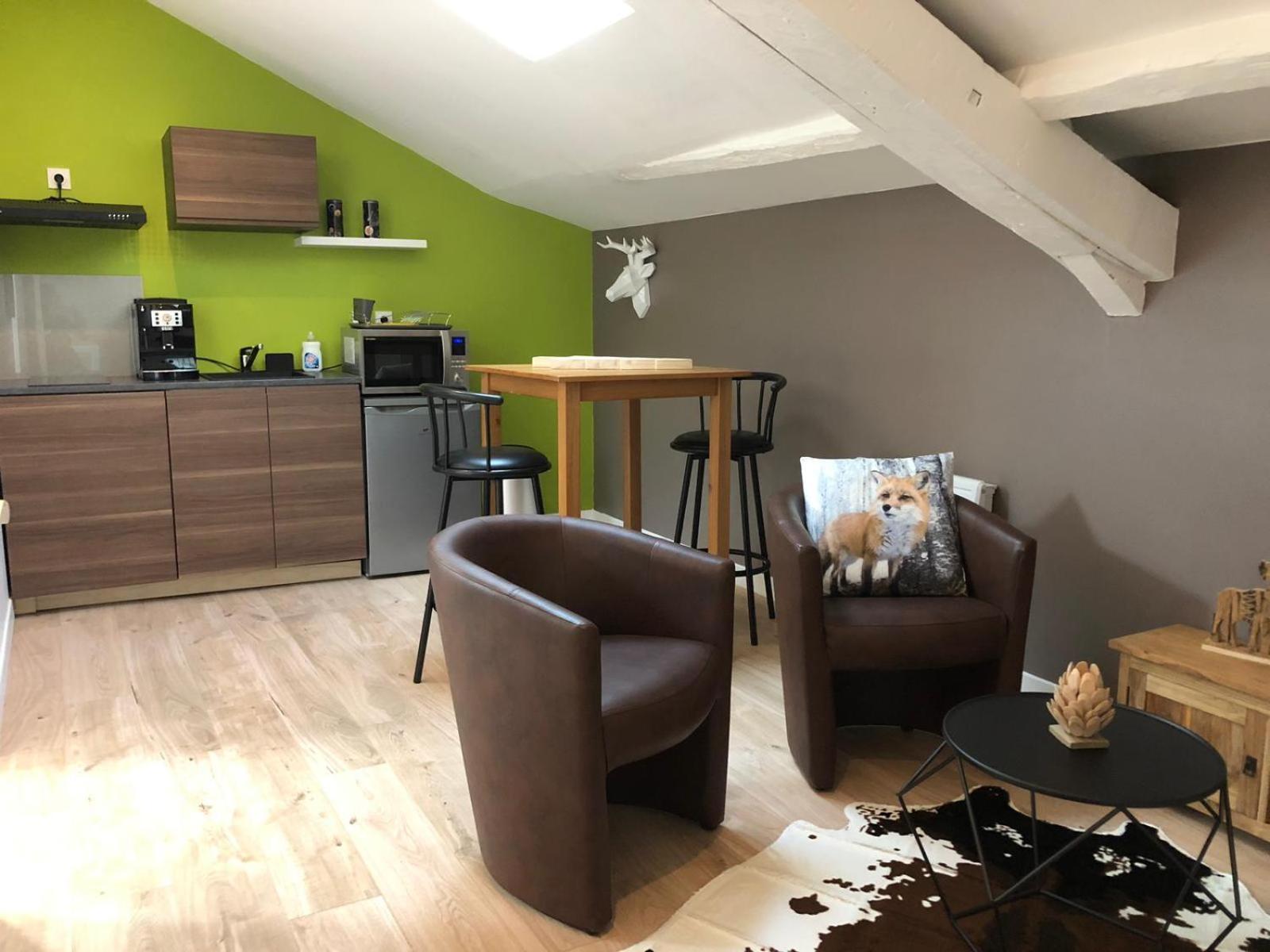 La Cabane Centre La Breche Wifi Calme Linge De Pressing Niort Eksteriør billede